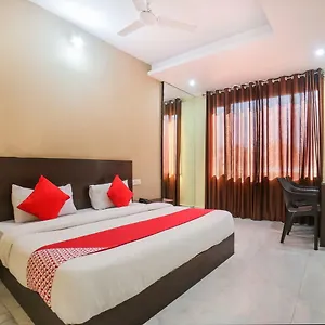 *** Hotel Oyo 19032 Ambay Palace India